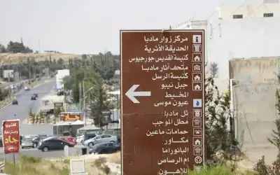 نقل مقبرة رومانية أثرية نادرة من