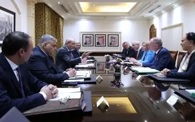 وزير الخارجية يؤكد ضرورة تكاتف الجهود