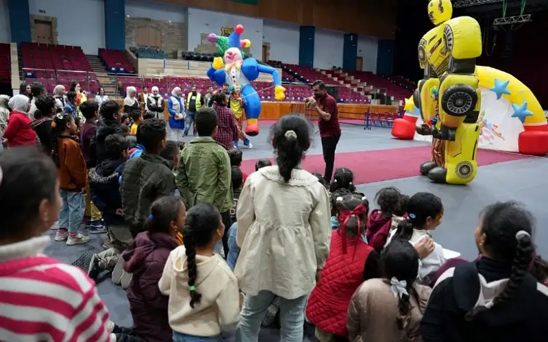 عمان الأهلية تختتم حملاتها الخيرية الرمضانية