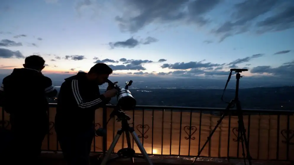 الأردن يتحرى هلال شهر شوال مساء