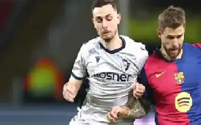 حكم يحتفل بإهدار برشلونة ضربة جزاء