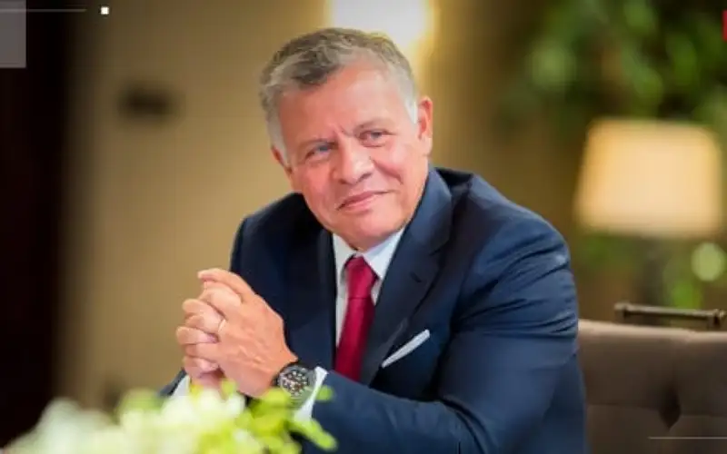 الملك يتبادل التهاني هاتفيا مع قادة