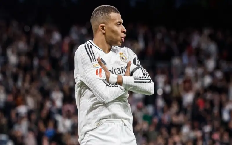 5 أهداف بين مبابي ورقم زامورانو