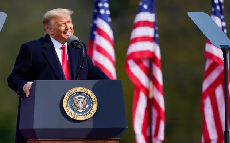 ترامب في مواجهة سميثسونيان.. حملة على