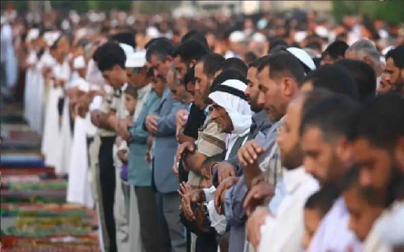 إقامة صلاة عيد الفطر عند 7