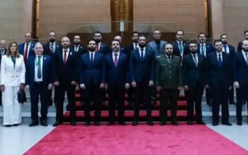 سوريا .. الإدارة الذاتية ترفض الحكومة