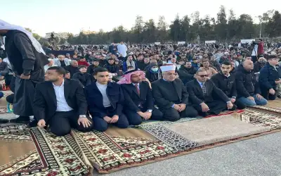 الأردنيون يؤدون صلاة عيد الفطر في