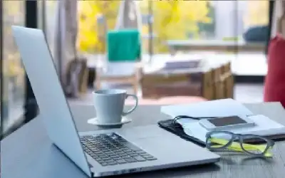 الدوام عن بعد وبالتناوب.. أشكال الدوام