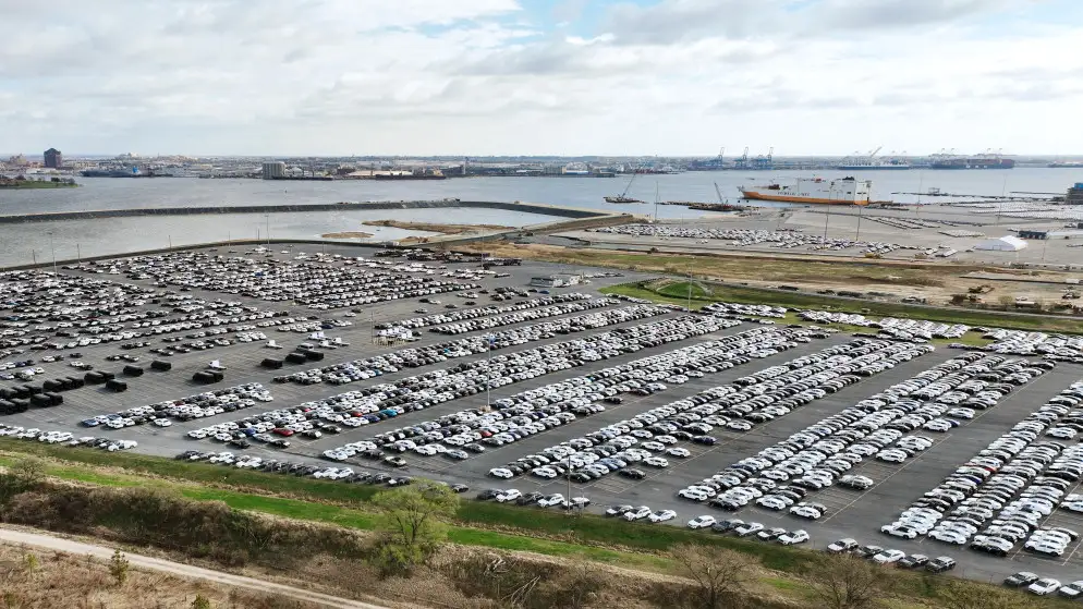 العالم يترقب رسوم ترامب الجمركية في