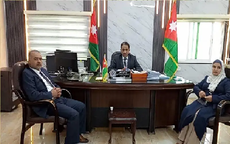 الزبن يلتقي رؤساء الأقسام لتبادل التهاني