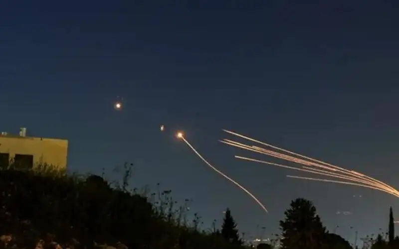 الاحتلال يعترض صاروخا أطلق من غزة