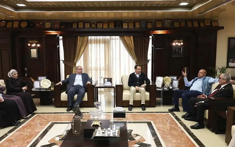 أسرة عمان الأهلية تتبادل التهاني بمناسبة عيد الفطر
