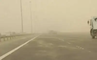 موجة غبار قوية تتقدم من مصر