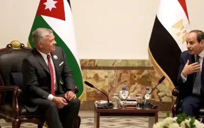 الملك يشارك اليوم في قمة مع