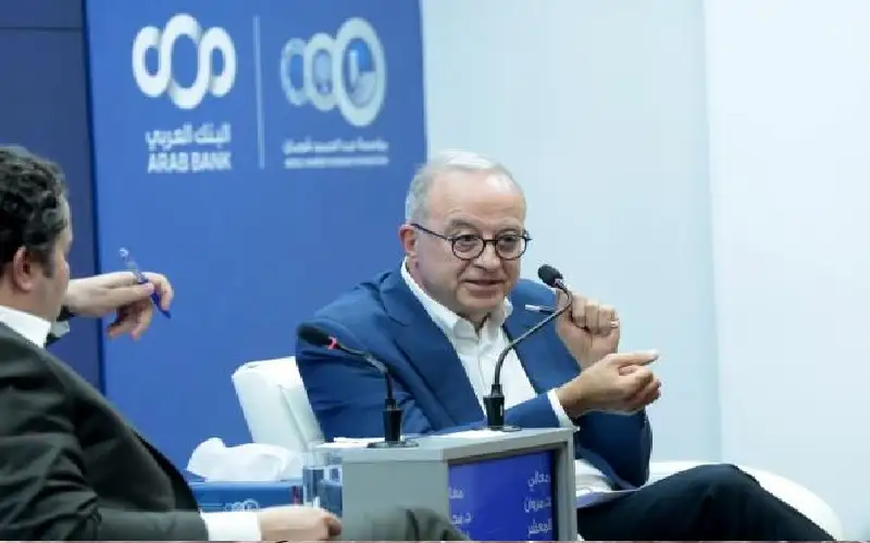 المعشر: لا يجب انتظار منقذ خارجي