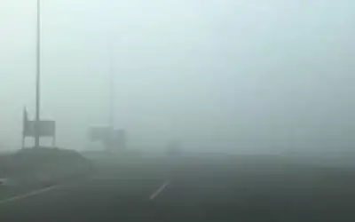 الأرصاد: ضباب كثيف يلف منطقة رأس