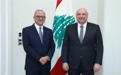الرئيس اللبناني للمعشر: اتصال دائم بالملك