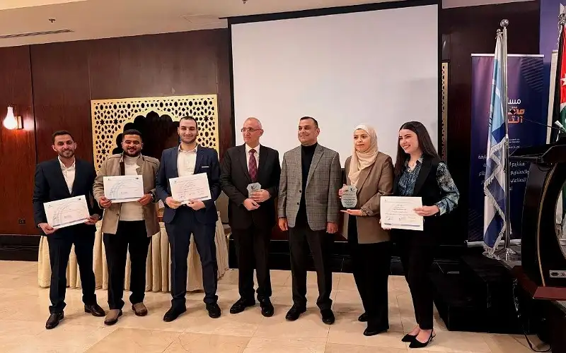 برعاية محافظة .. تكريم طلبة عمان الاهلية بحفل جوائز مشاريع التخرج لنقابة المهندسين