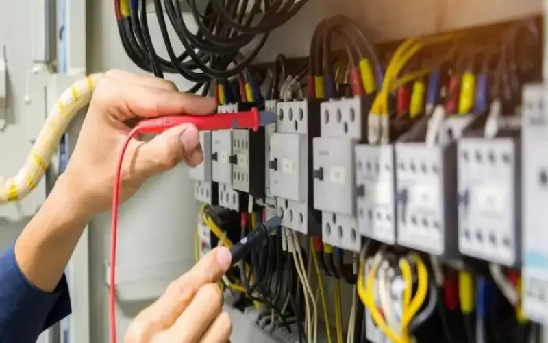 مجلس النواب يغلظ عقوبة سارق الكهرباء