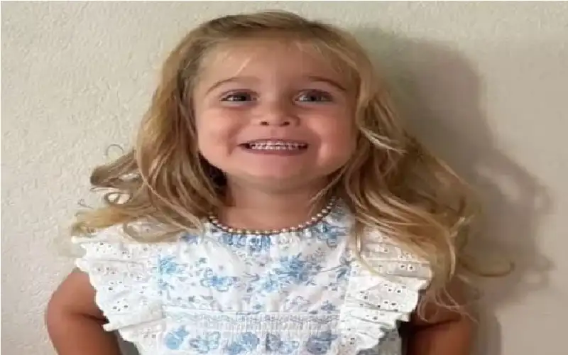 واقعة مأساوية.. أم تترك طفلتها تغرق