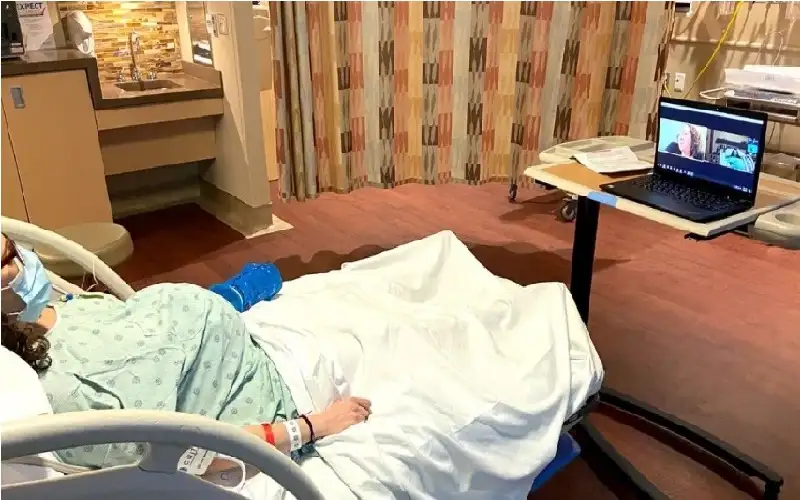ولادة عبر مكالمة مصورة.. إنقاذ ممرض