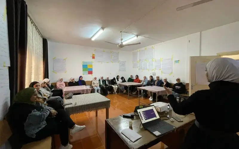 جلسة توعوية في مركز شابات القصر