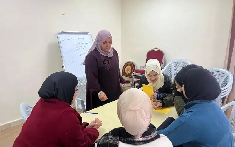 جلسة توعوية في مركز شابات فقوع