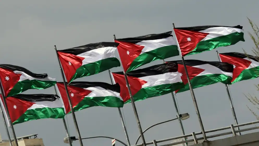 الأردنيون يحتفلون بيوم العلم تعظيما لمعاني