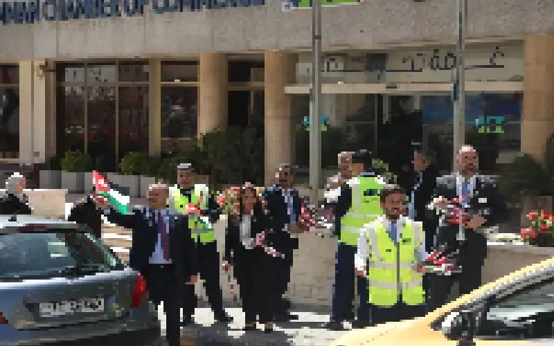 غرفة تجارة عمان تحتفي بيوم العلم