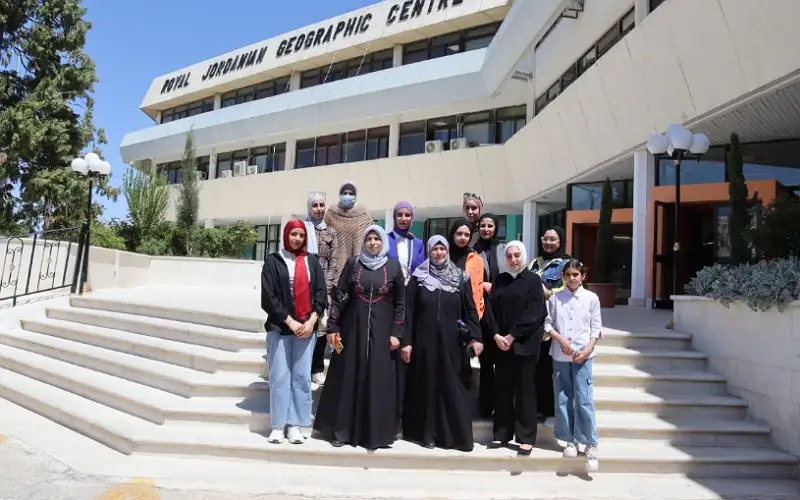 دورات تدريبية وزيارات ميدانية تنفذها مراكز