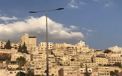 أجواء دافئة إلى حارة في معظم