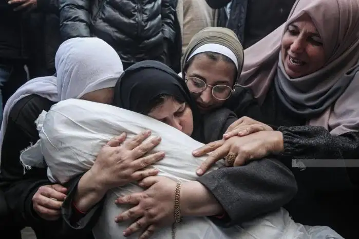 شهداء وجرحى جراء مواصلة الاحتلال قصف