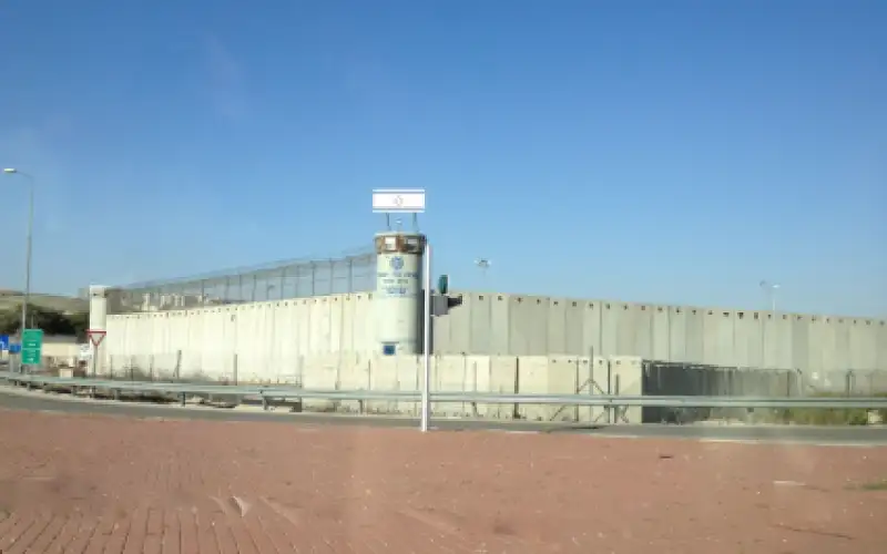استشهاد الأسير الردايدة في سجن عوفر