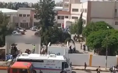 إصابة 13 طالبا بضيق تنفس داخل
