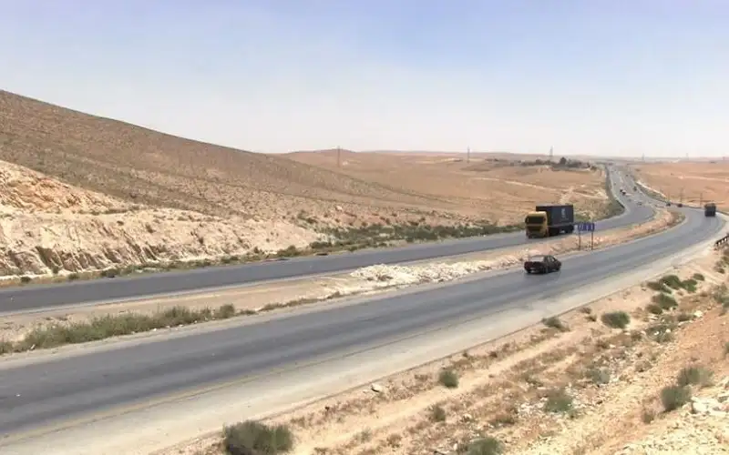 الأشغال: إنهاء مشروع صيانة على الطريق