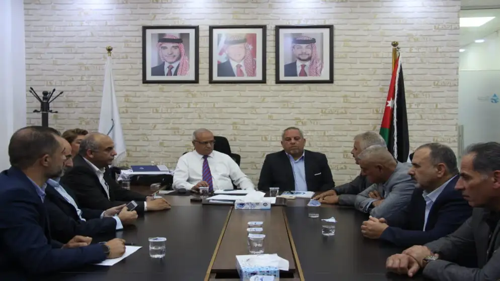 تسليم مياه اليرموك مستندات مالية بقيمة