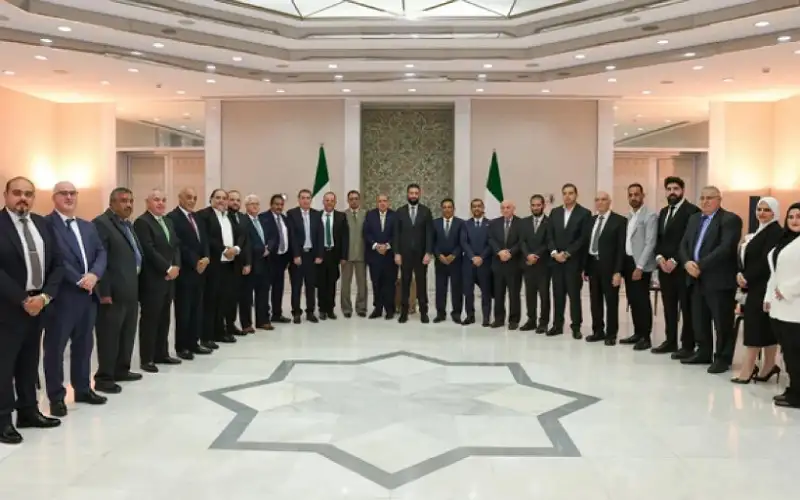 الرئيس السوري يستقبل وفدا يضم رجال