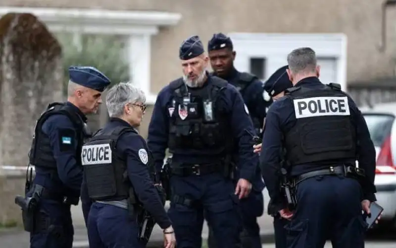 مقتل طالبة وإصابة 3 آخرين في