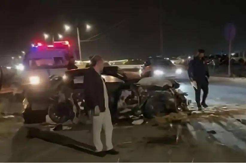 وفاة و3 إصابات بحادث تصادم مروع