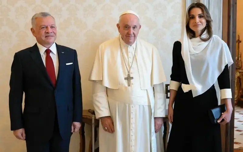 الملك يغادر إلى إيطاليا للمشاركة بمراسم