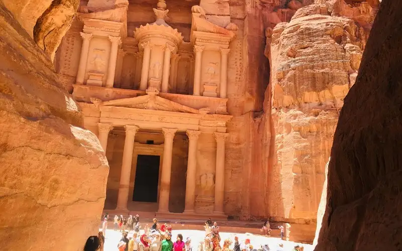 مركز شابات غور المزرعة ينظم زيارة