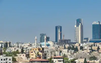 طقس معتدل نهارا وبارد نسبيا ليلا