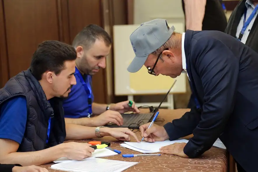 فتح صناديق الاقتراع لانتخابات هيئة المكاتب