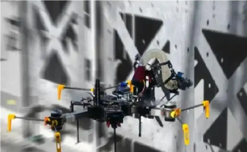 في تجربة غير مسبوقة.. روبوتات طائرة