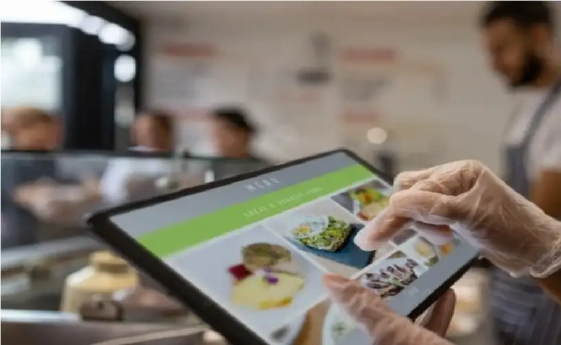 موظف مفصول ينتقم بتعديلات قاتلة في