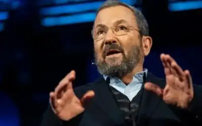 باراك يهاجم مجددا: إسرائيل على حافة