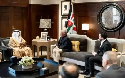 الملك ووزير الداخلية البحريني يبحثان التطورات