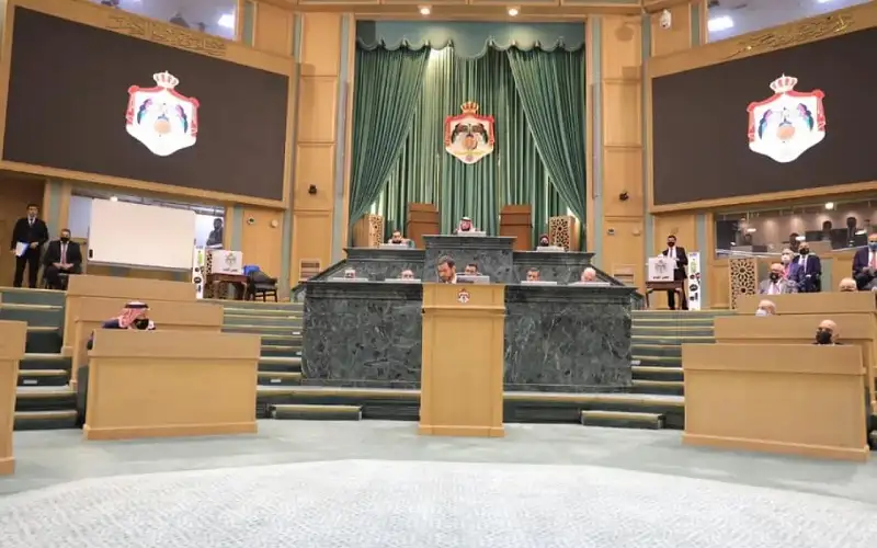 النواب يحيل مشروع معدل العقوبات إلى