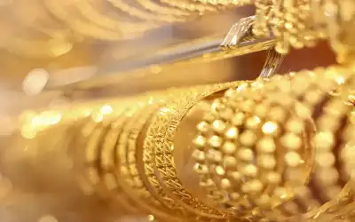 الذهب ينخفض مع تراجع المخاوف التجارية