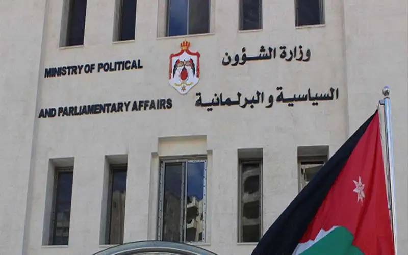 العودات: الحكومة تدرك أهمية دور نقابة